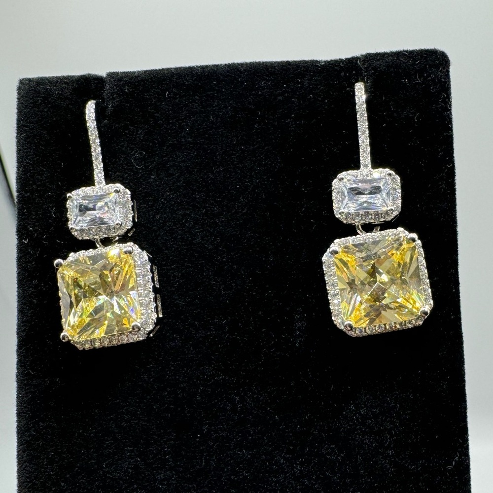 14k 5ct Canary Earrings - Picture 10 of 11